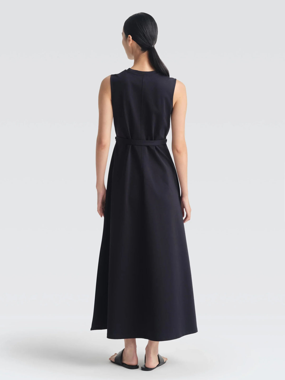 Severin Damenkleid aus technischem Jersey, A-Linie mit Schleifenbund – Produktbild 4